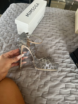 Mourtzi leather heels size 39 new beige and brown