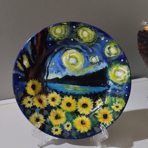 Decorative plate with handmade painting and stand, 17.5 cm