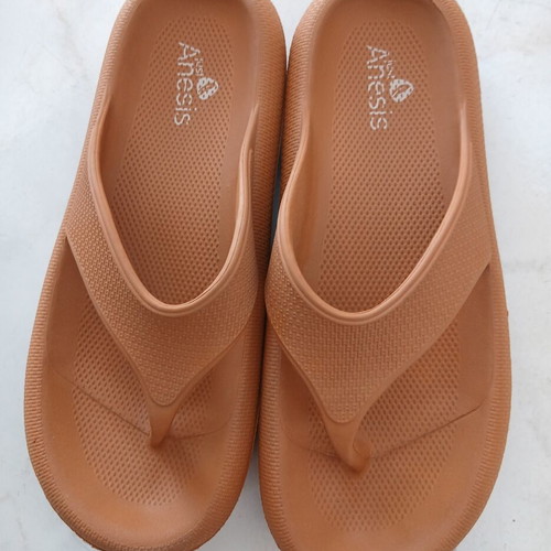 Just Anesis Brown Anatomical Flatform Slippers like new