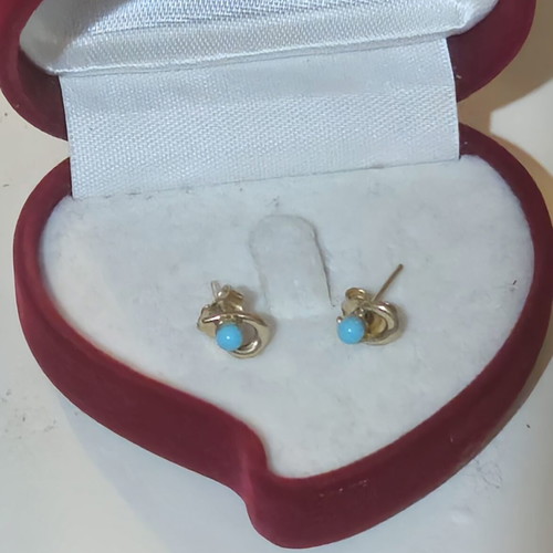 14K gold stud earrings with turquoise, vintage