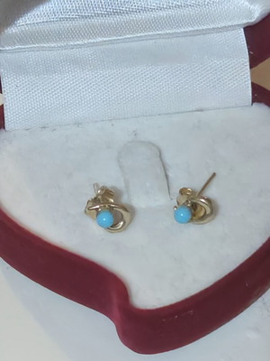 14K gold stud earrings with turquoise, vintage
