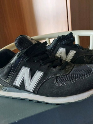 New Balance Classic 574 size 42 black like new