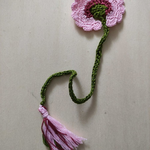Crocheted bookmark new