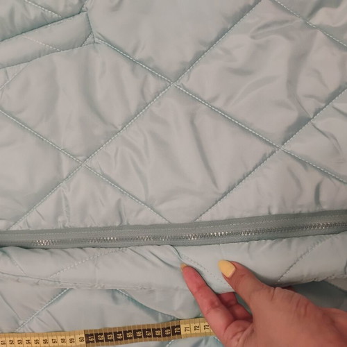 Sleeveless jacket like new, perfect color, worn few times