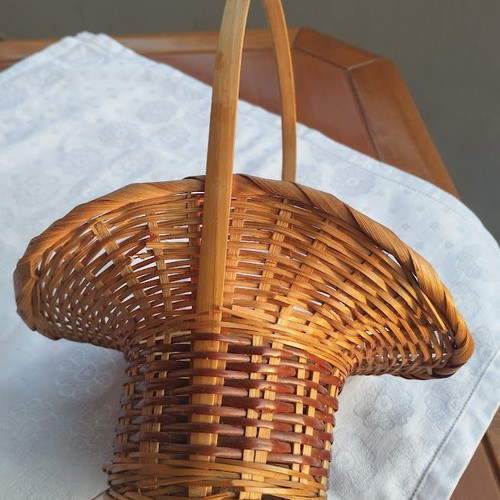 Vintage wicker decorative basket like new, 26 cm height