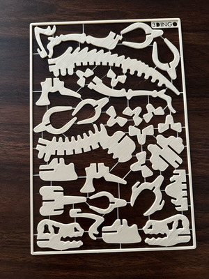 Dinosaur puzzle like new, 29 pieces, 15 cm height