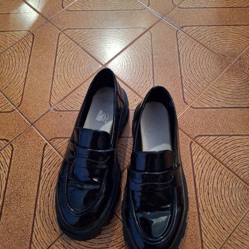 Loafers shiny like new, black, size 40-40.5