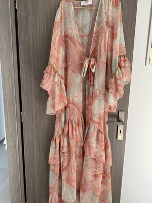 Mya Dress ML like new, pink multicolor kimono style