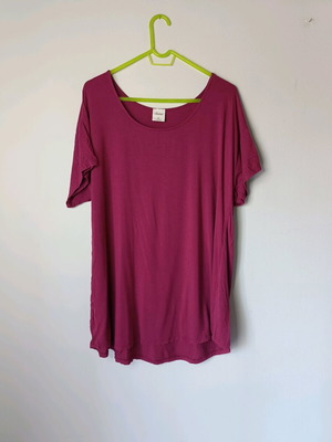 T-shirt μονοχρωμο μεταχειρισμένο, μέγεθος XL, στήθος 62