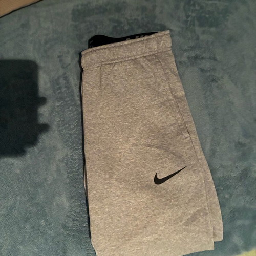 Nike gray tracksuit medium like new
