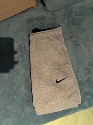 Nike gray tracksuit medium like new