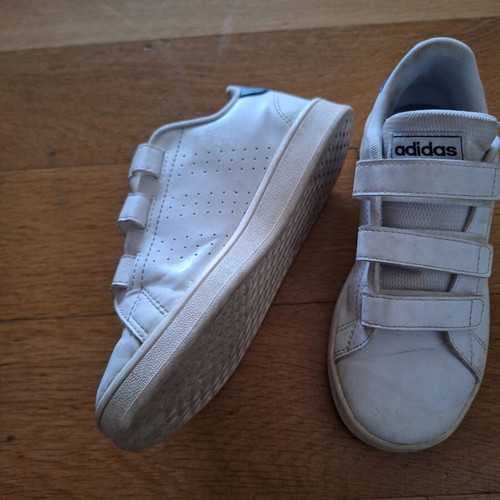 Adidas kids athletic shoes used, size 33, white