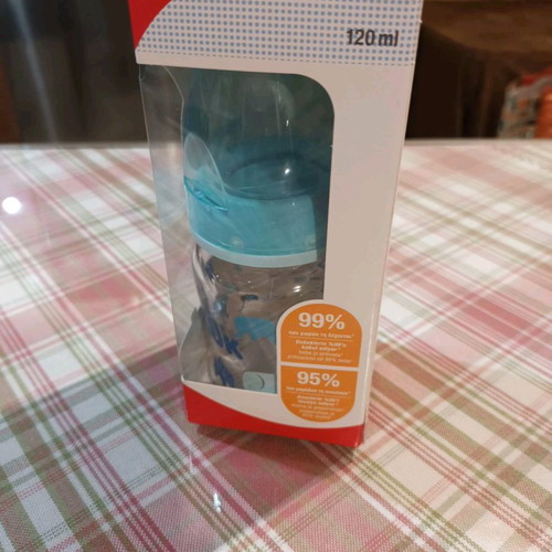 2  Βρεφικά μπιμπερόν  ένα NUK και ένα  MUM  anti colic.   Καινουρια σε σφραγισμένη  συσκευασία.  9 ε