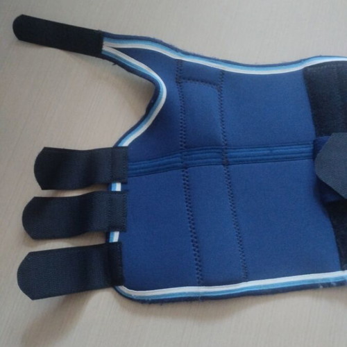 Wrist brace like new for left hand only