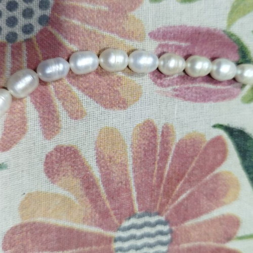 Necklace with natural freshwater pearls like new