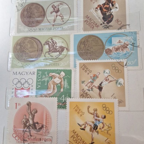Stamp collection like new, about 400 pieces in album