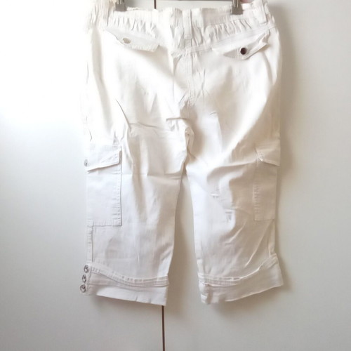 Capri cargo pants size L, like new, white cotton blend
