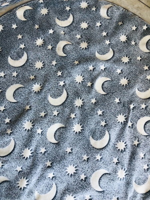 Children's room set used with glow-in-the-dark rug and blanket