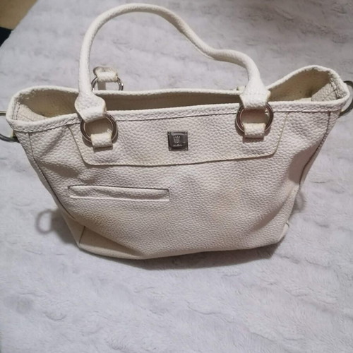Guy Laroche vintage shoulder bag like new, cream leather