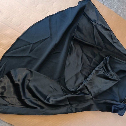 Veloudakis women's satin skirt like new, black