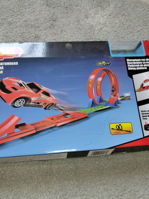Track used without car and one piece missing