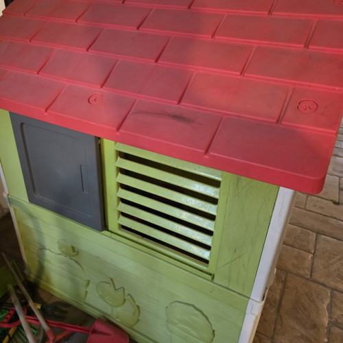 Smoby playhouse used, 1m x 1.10m x 1.30m
