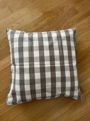 Ikea Smånate decorative pillow like new, checkered gray and cream 50x50cm