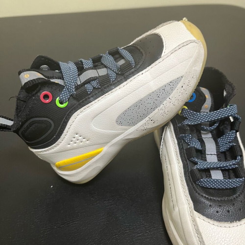 Zara sneakers for boy size 23 like new