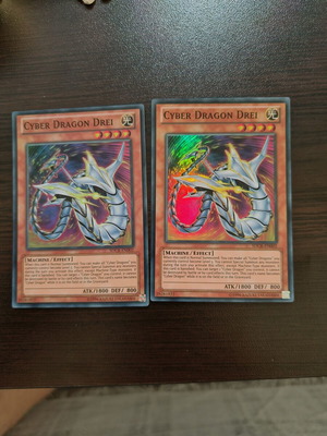Yu-Gi-Oh Cyber Dragon Drei super rare cards, like new x2
