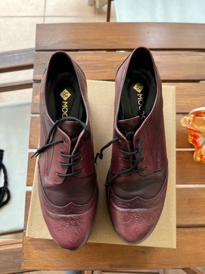 Moods Shoes double-soled leather shoe like new, purple bordeaux