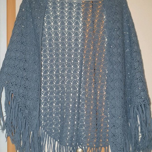 Handmade scarf with fringes like new