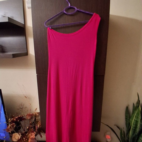 Fuchsia One-Shoulder Dress like new, size L XL, side slit