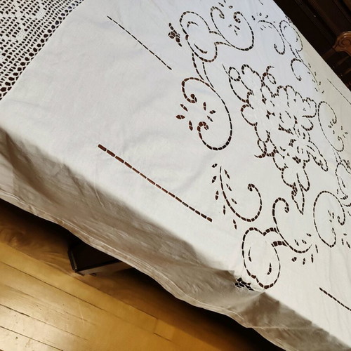 Handmade cutwork curtain like new 150x170 without tape