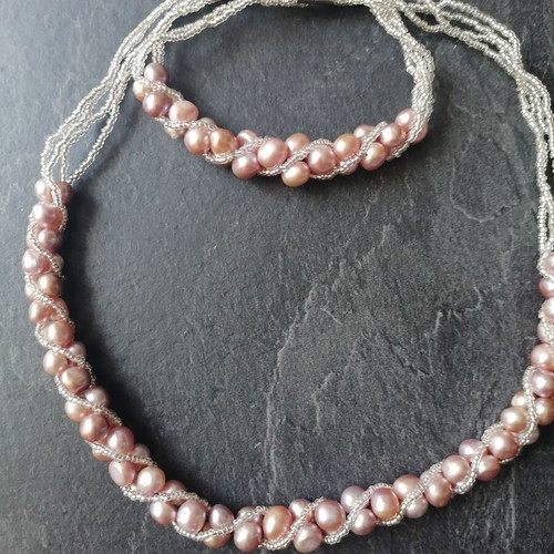 Necklace and bracelet set with natural pink freshwater pearls new