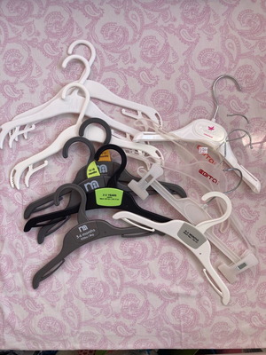 Children's hangers like new, pack of 12 (mothercare, H&M etc)