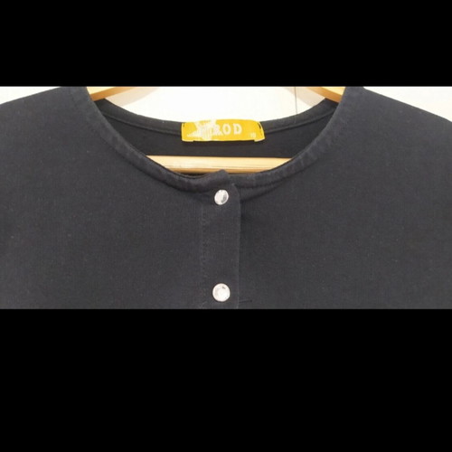 Prod long-sleeve blouse used, size 12 years, black