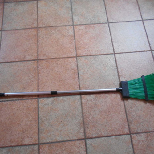 Street broom used with very long bristles telescopic 94-135 cm for outdoor use