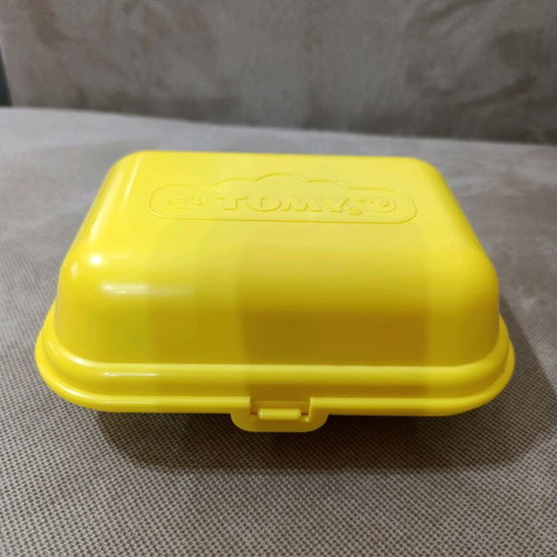Tomy Toomies Hide Squaek Eggs baby toy like new