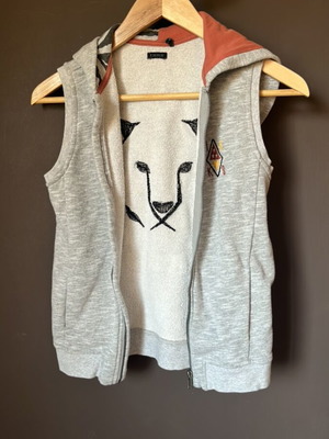 Ikks sleeveless kids jacket used, gray, age 10