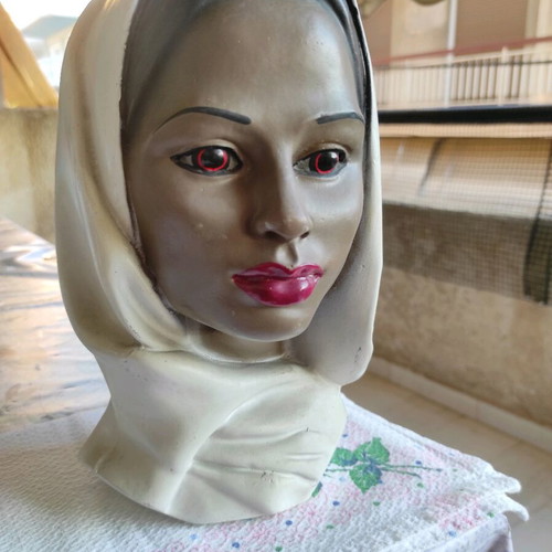 Marwal chalkware statue of exotic woman vintage 1950's-60's large size 27x18x14cm like new
