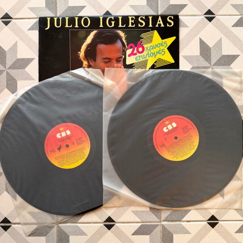 Julio Iglesias 26 Golden Hits vinyl like new, 2 double records