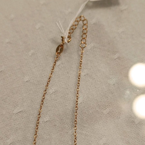 Metal necklace new, very good quality