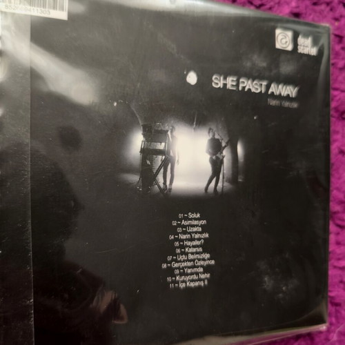 She Past Away Narin Yalnizlik CD box new