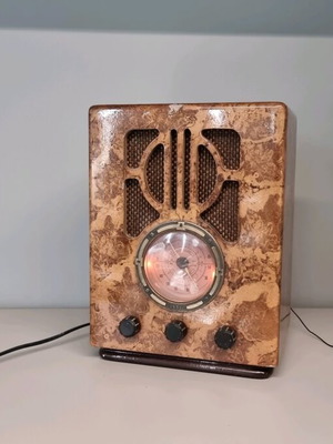 Retro radio used with FM AM