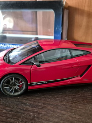 Lamborghini Gallardo LP570 Superleggera Autoart model 1/18 new