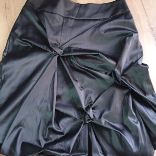Satin skirt On Line luxur L like new, black