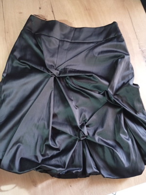 Satin skirt On Line luxur L like new, black
