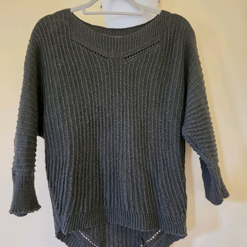 Italian green sweater used, size 36-38, 100% polyester