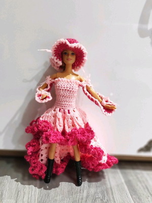Knitted dress set with hat for Barbie dolls new