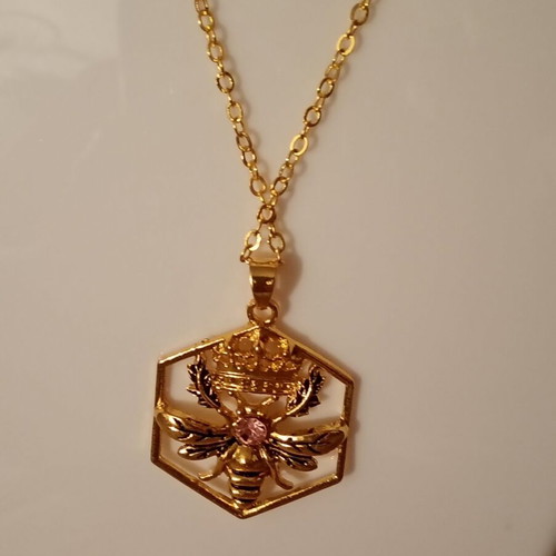 Royal Bee Necklace new, gold plated with pink stone
